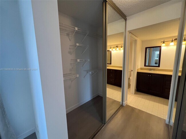 Building Photo - 773 SW 120th Way