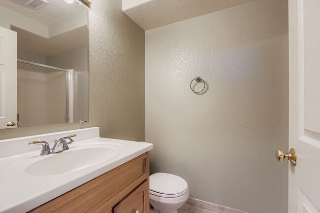 Building Photo - Spacious 4-Bedroom Home in Parker’s Desira...