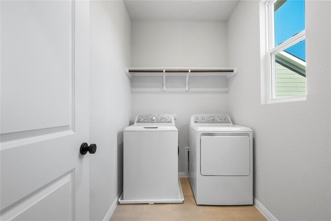 Building Photo - 117 Kiowa Bnd