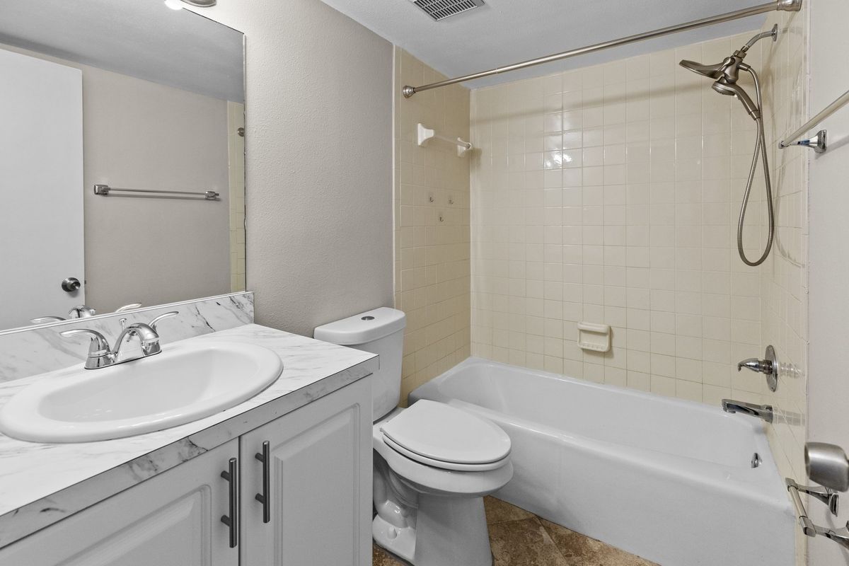 Building Photo - 3706 Greenery Ct