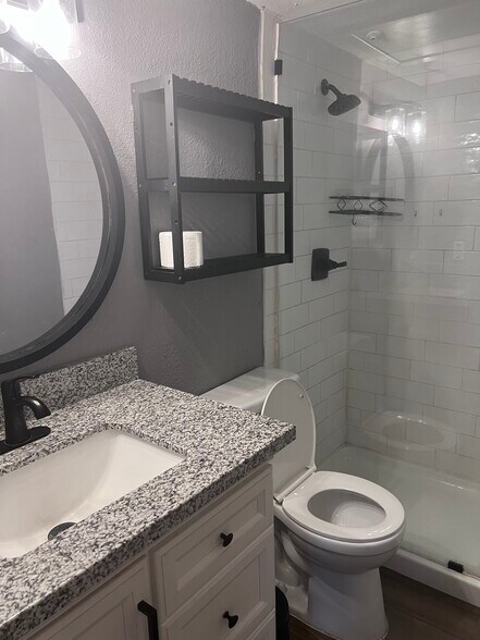 Building Photo - 10001 Westpark Dr