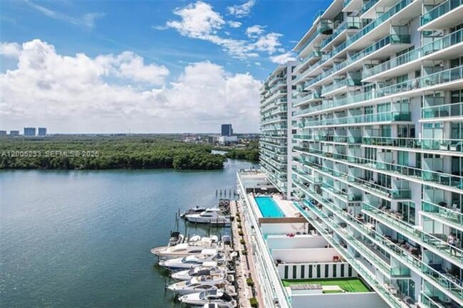 Building Photo - 400 Sunny Isles Blvd