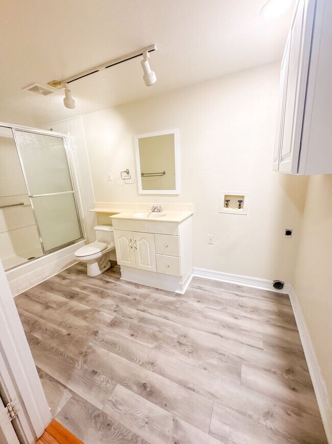 Building Photo - 2005 Downing St