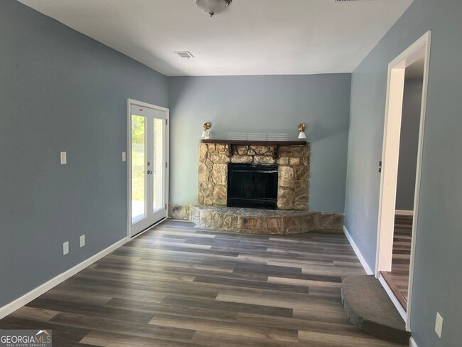 Building Photo - 2875 Carriage Ln