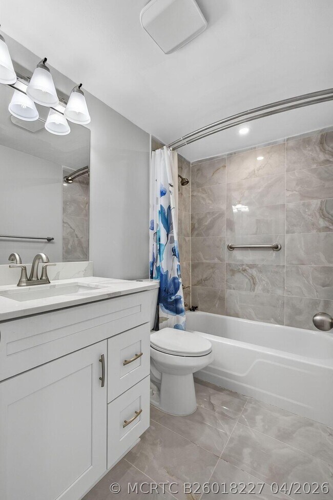 Building Photo - 42 Easthampton B