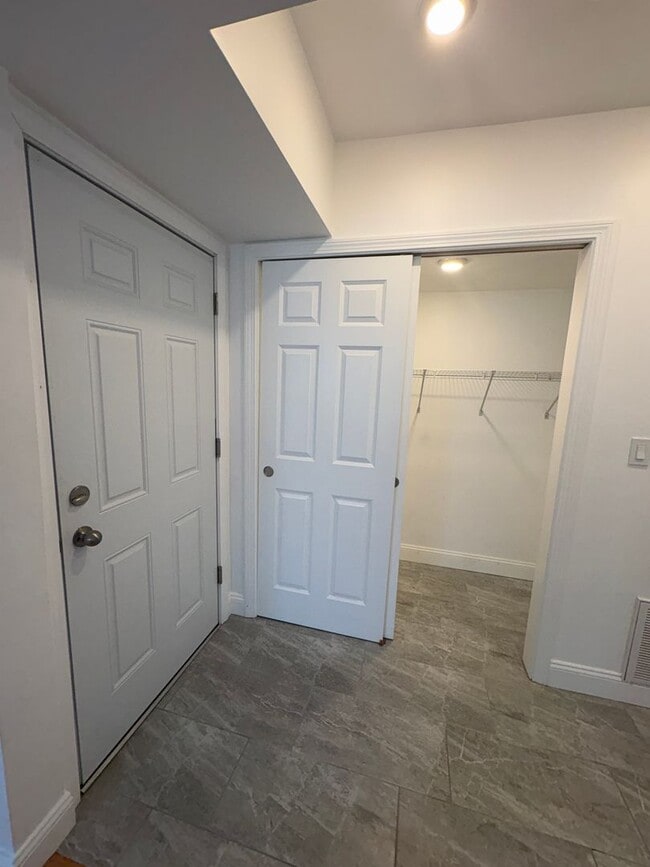 Building Photo - LYNN/BOSTON NO BROKER FEES! BRAND NEW FULLY RENOVATED ONE BEDROOM UNIT IN TOP COMMUTER LOCATION!