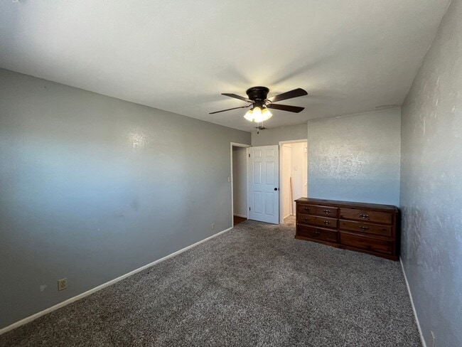 Building Photo - Southside Townhome!!