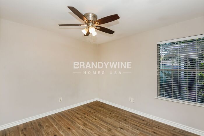 Building Photo - 5933 Houghton Ave