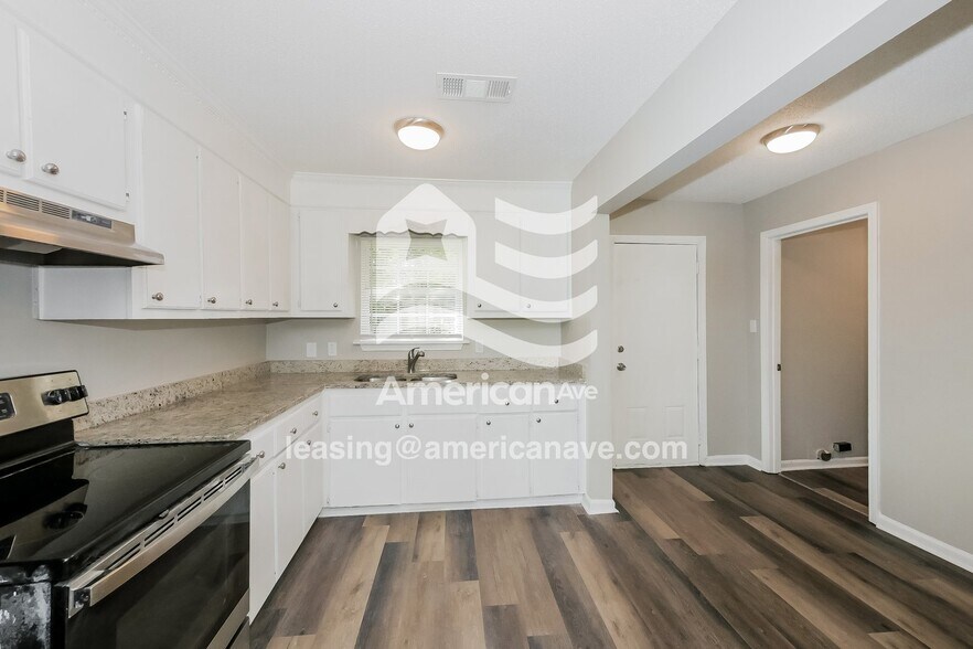 Building Photo - 213 Reid St