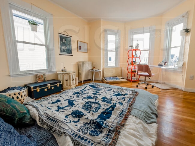 Building Photo - 18 Egleston St