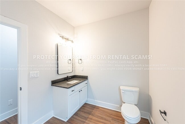 Building Photo - 1047 S Laramie Hts