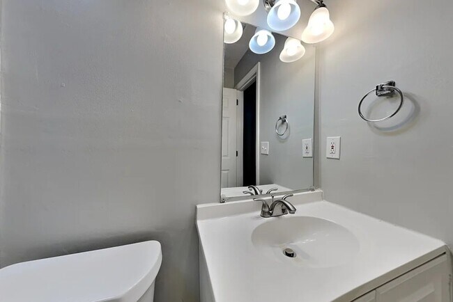 Building Photo - 3246 Bruckner Blvd SW