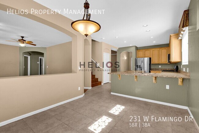 Building Photo - 231 W Flamingo Dr