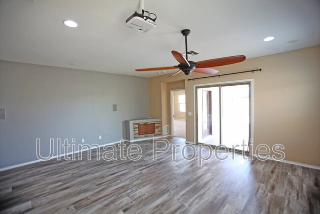 Building Photo - 18028 W Golden Ln