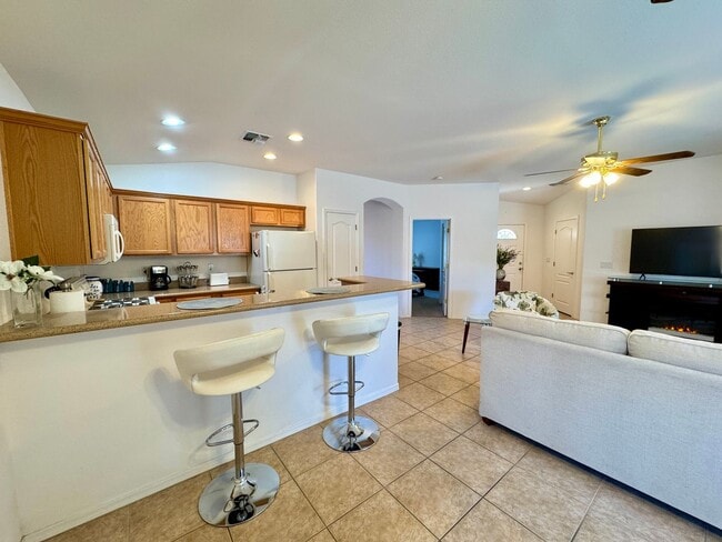 Building Photo - FOX CREEK Cul De Sac Home with Garage