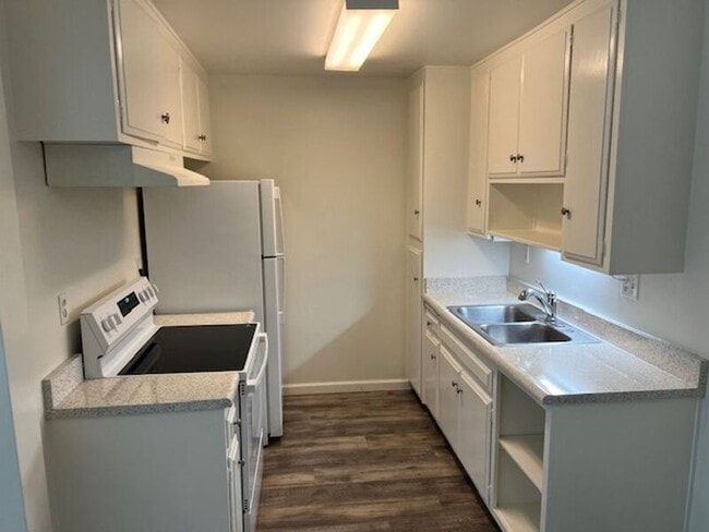 Building Photo - 1000 MacArthur Blvd