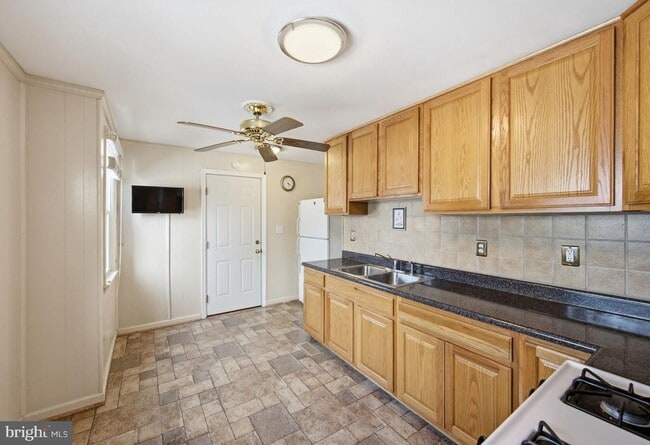 Building Photo - 3413 Yardley Dr