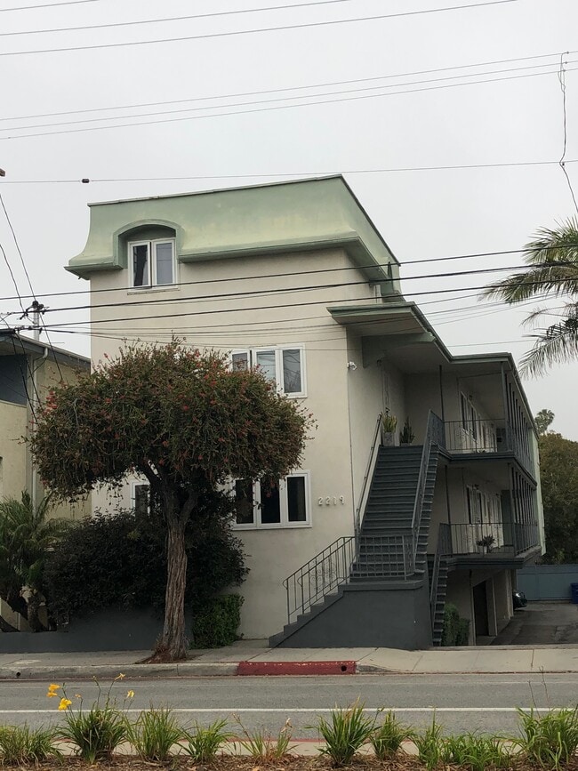 Building Photo - 2219 4th St