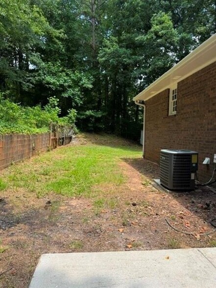 Building Photo - 3970 Terrace Dr