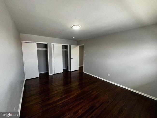 Building Photo - 91 Oak St