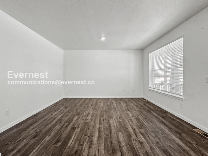 Building Photo - 21894 E 9th Pl