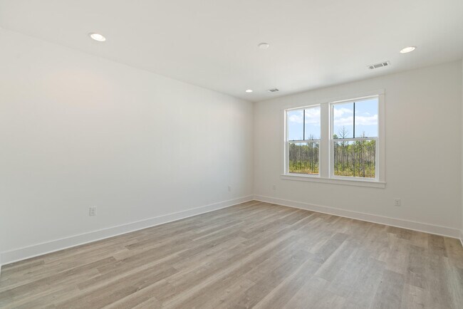 Building Photo - 94 Woodshire Dr