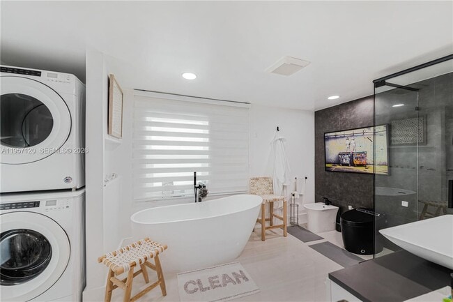 Building Photo - 7235 SW 39th St