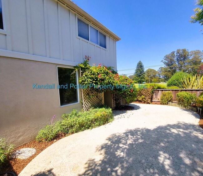 Building Photo - Spacious 1 bedroom loft in Santa Cruz