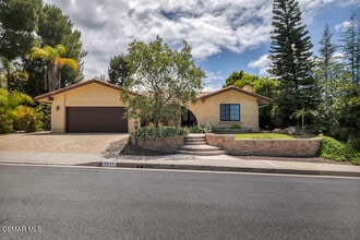 Building Photo - 2076 Hillsbury Rd