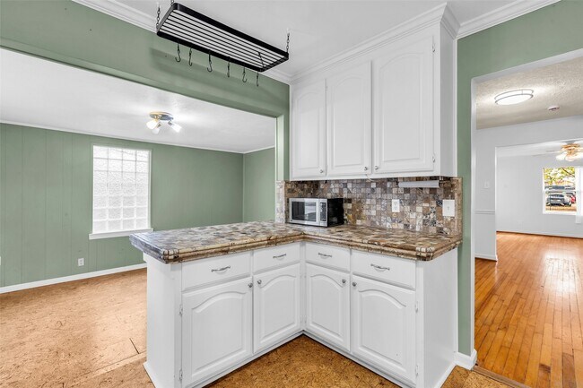 Building Photo - 4303 Piney Woods Dr