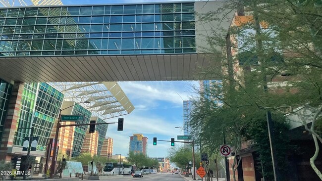 Building Photo - 114 W Adams St