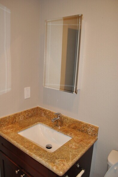 Building Photo - 21391 Locust St