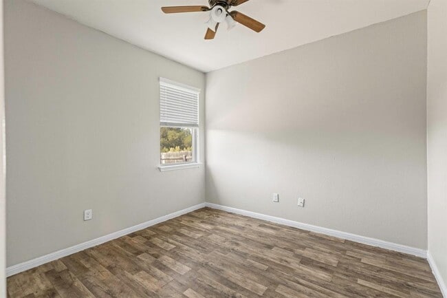 Building Photo - 253 Eagle Brook Ln