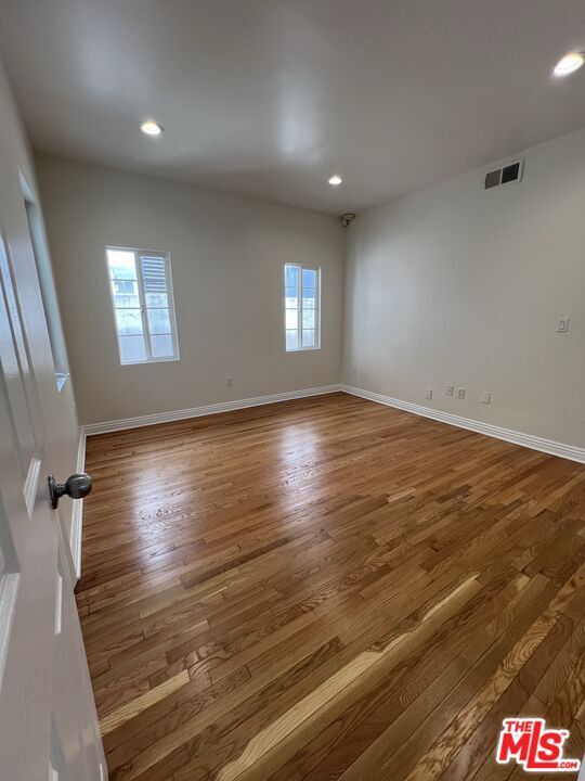 Building Photo - 153 N Hamilton Dr