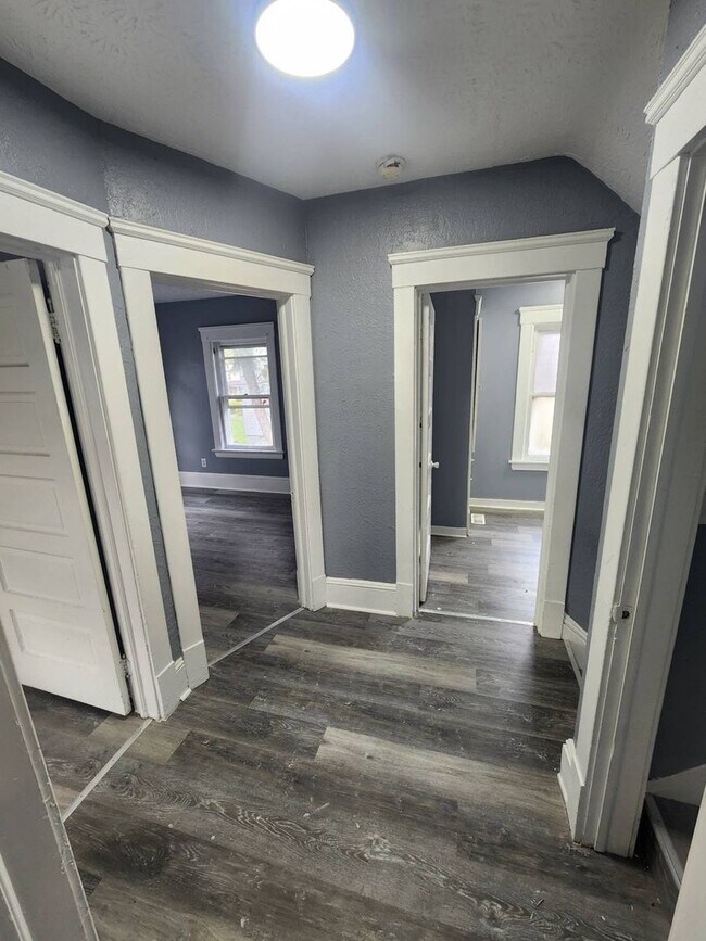 Building Photo - Charming 3-Bedroom Property in Prime Location