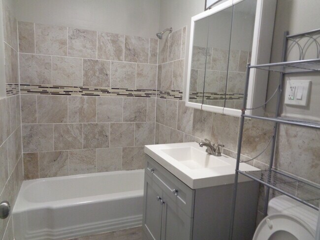 Building Photo - 1340 N Main St