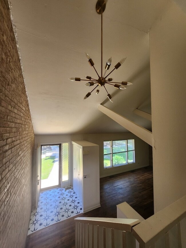 Building Photo - 710 Concord Ln