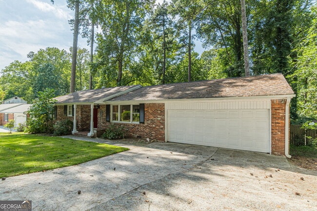 Building Photo - 427 Peyton Rd SW