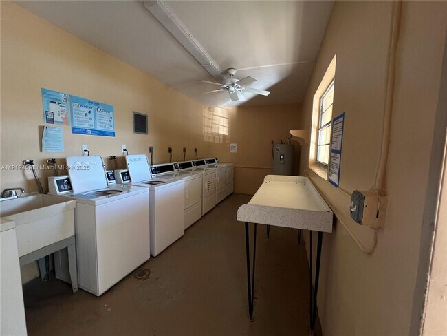 Building Photo - 301 Cambridge Rd