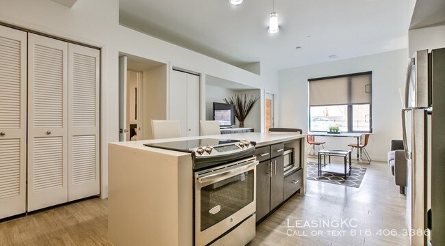 Building Photo - 63 Brookside