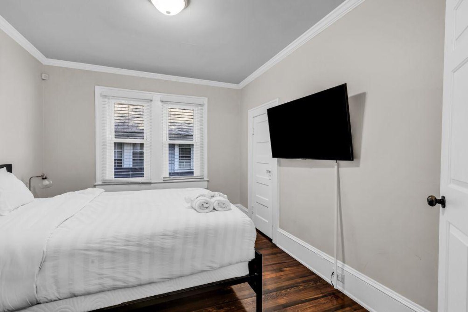 Building Photo - 820 Parkwood Ave