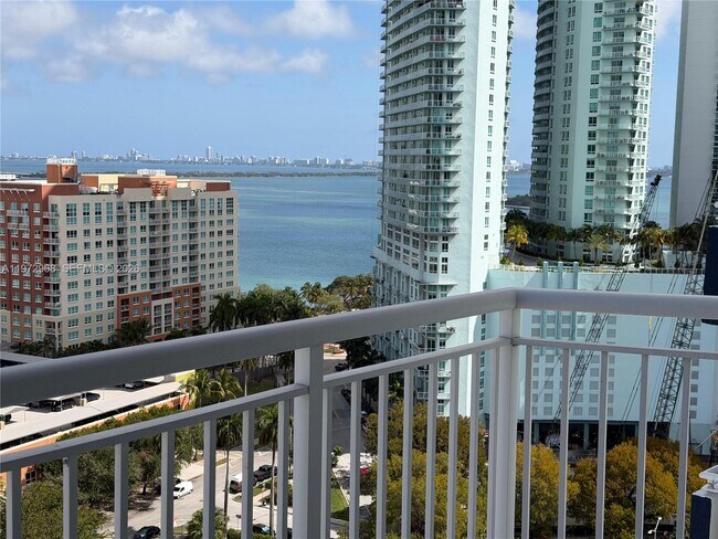 Building Photo - 275 NE 18th St