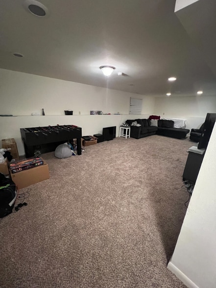 Building Photo - 2754 Phyllis Cir S