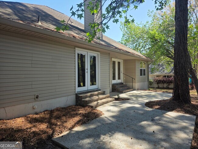 Building Photo - 434 Roberts Way