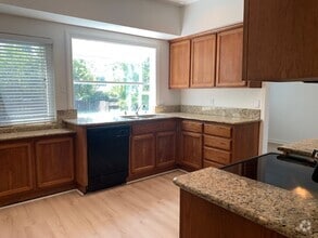 Building Photo - Large 4 bedroom in Orangevale with huge yard