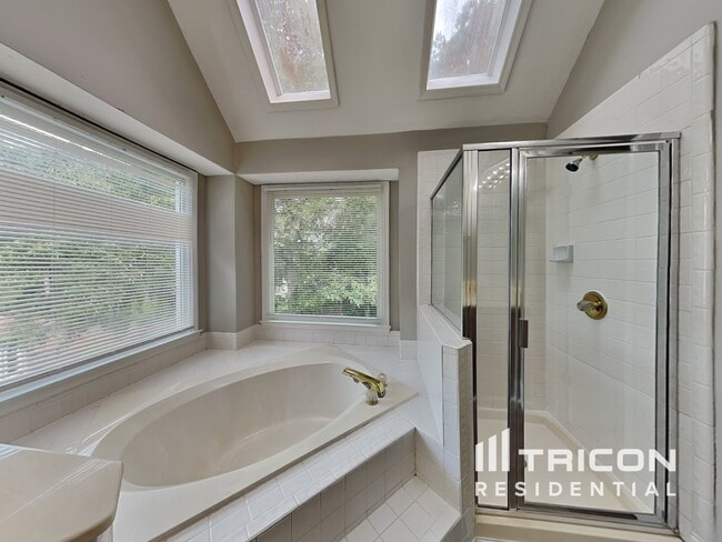 Building Photo - 410 Meadowfield Trail