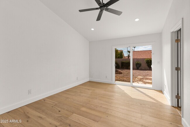 Building Photo - 9009 E Sahuaro Dr