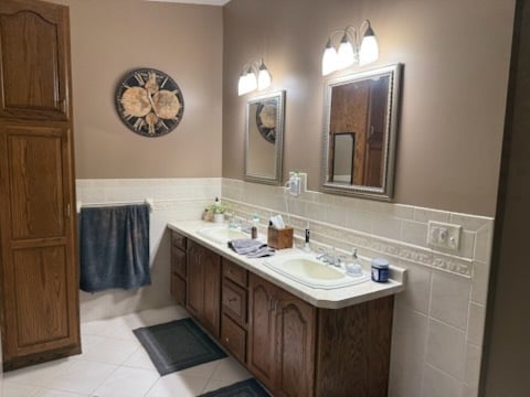 Building Photo - 409 Meadow Ct