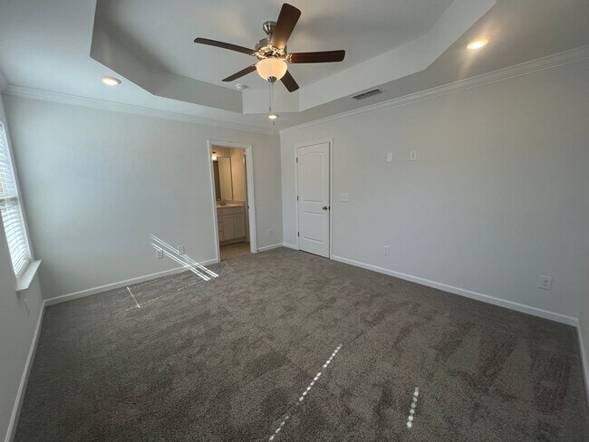 Building Photo - 23 Country Cir