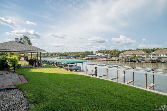 Building Photo - 12386 River Highlands Dr
